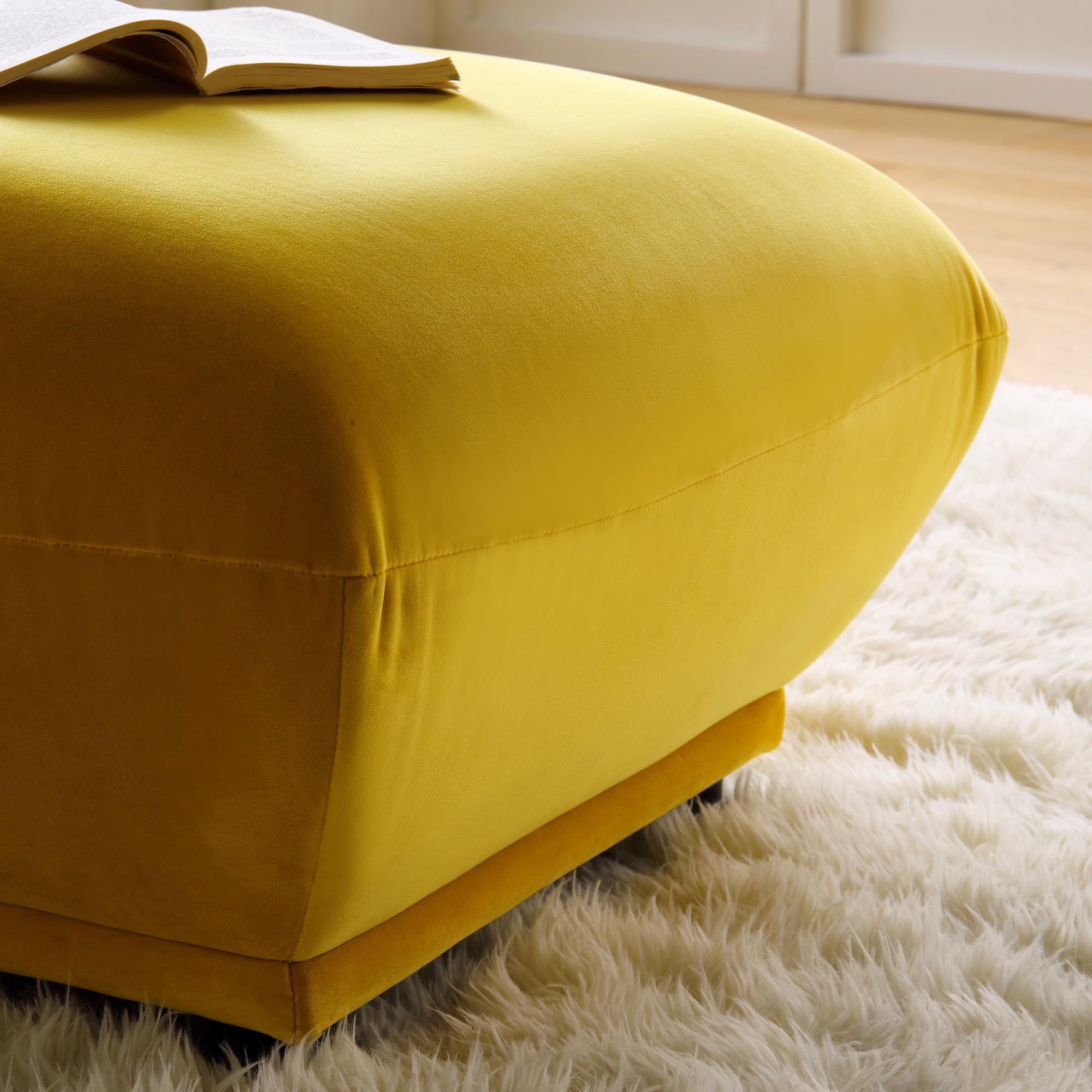 Gianni Pouffe, Goldenrod Velvet