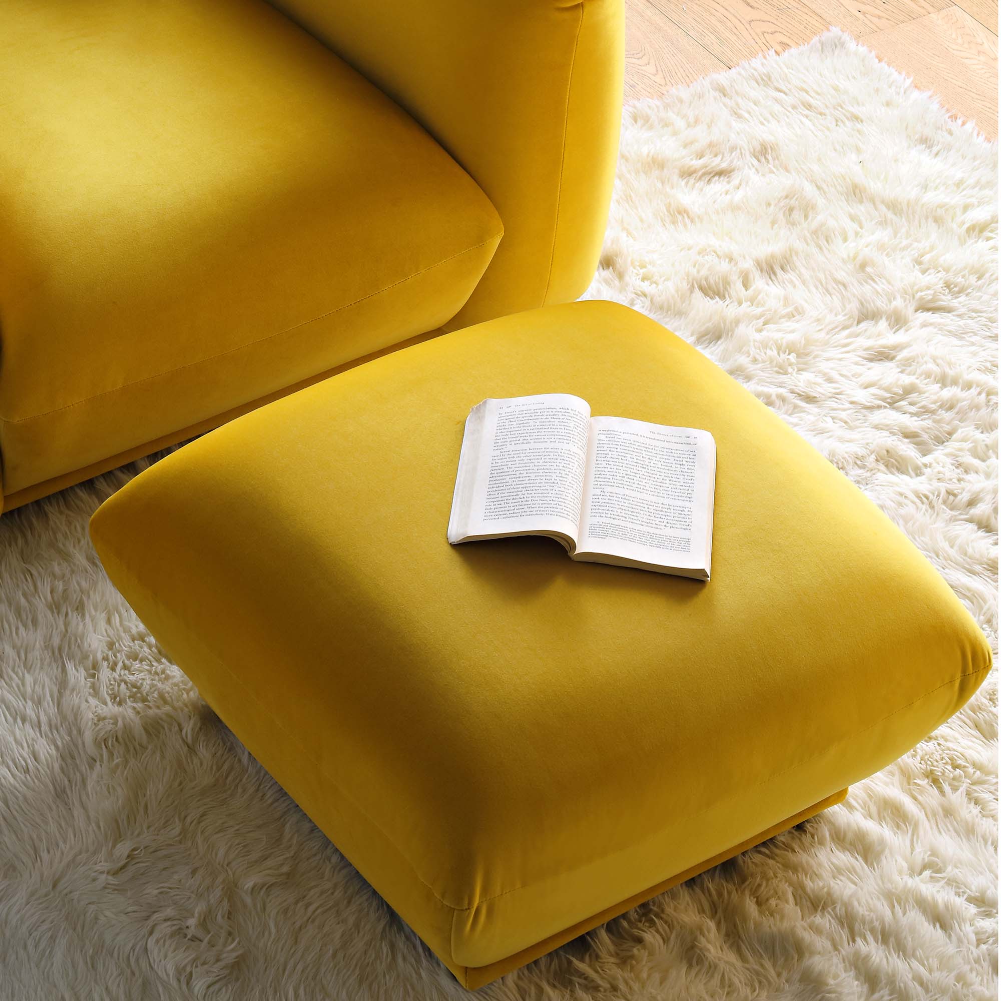 Gianni Pouffe, Goldenrod Velvet