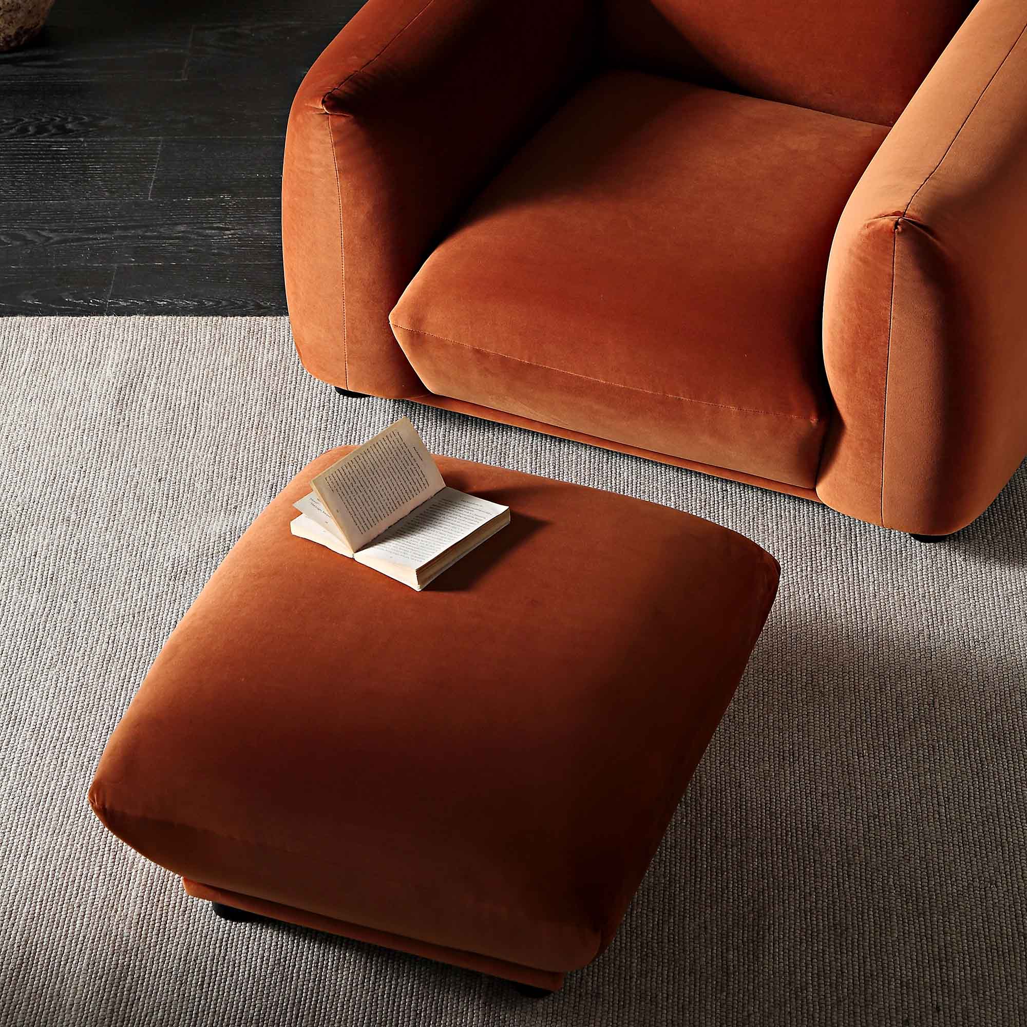 Gianni Pouffe, Rust Velvet