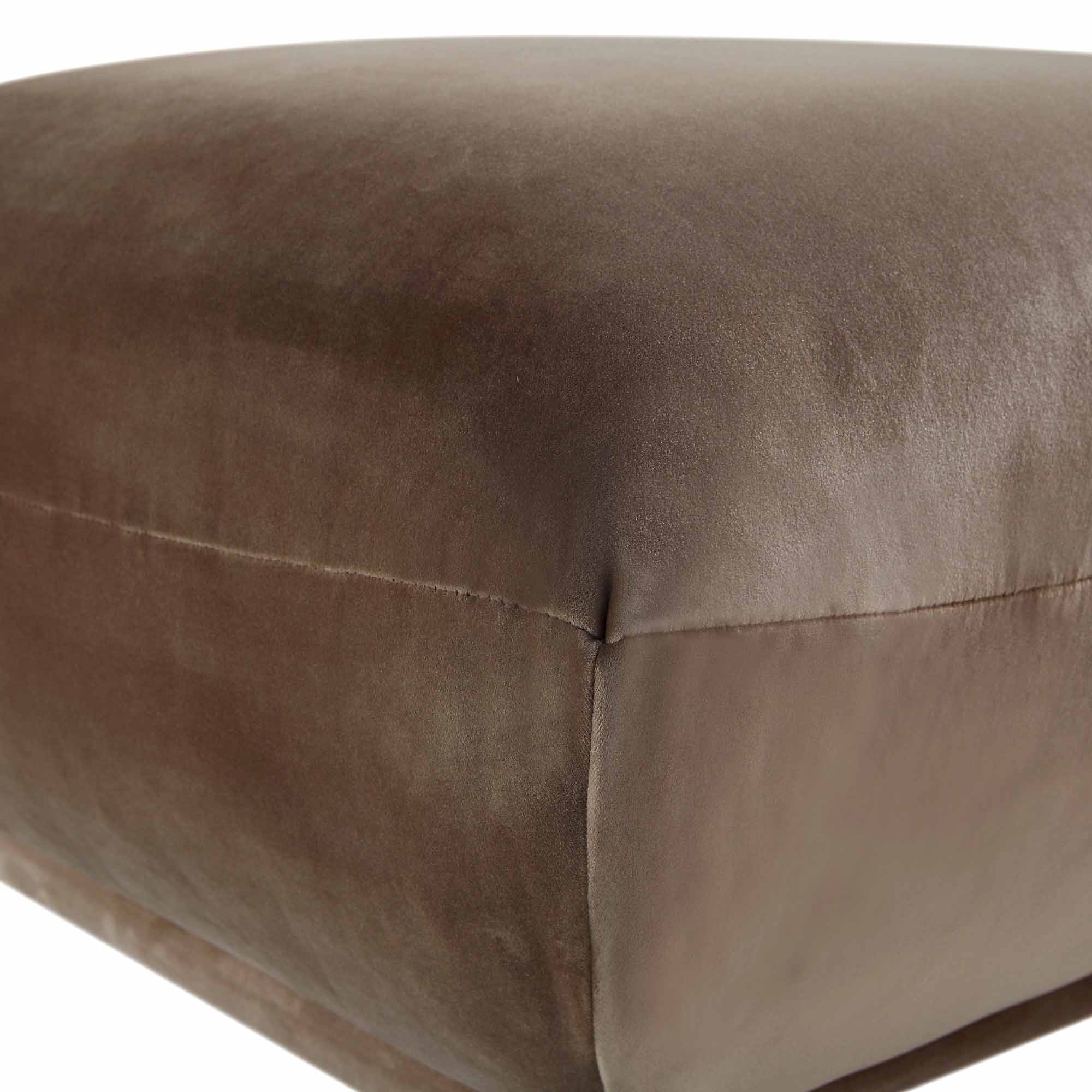 Gianni Pouffe, Mink Velvet