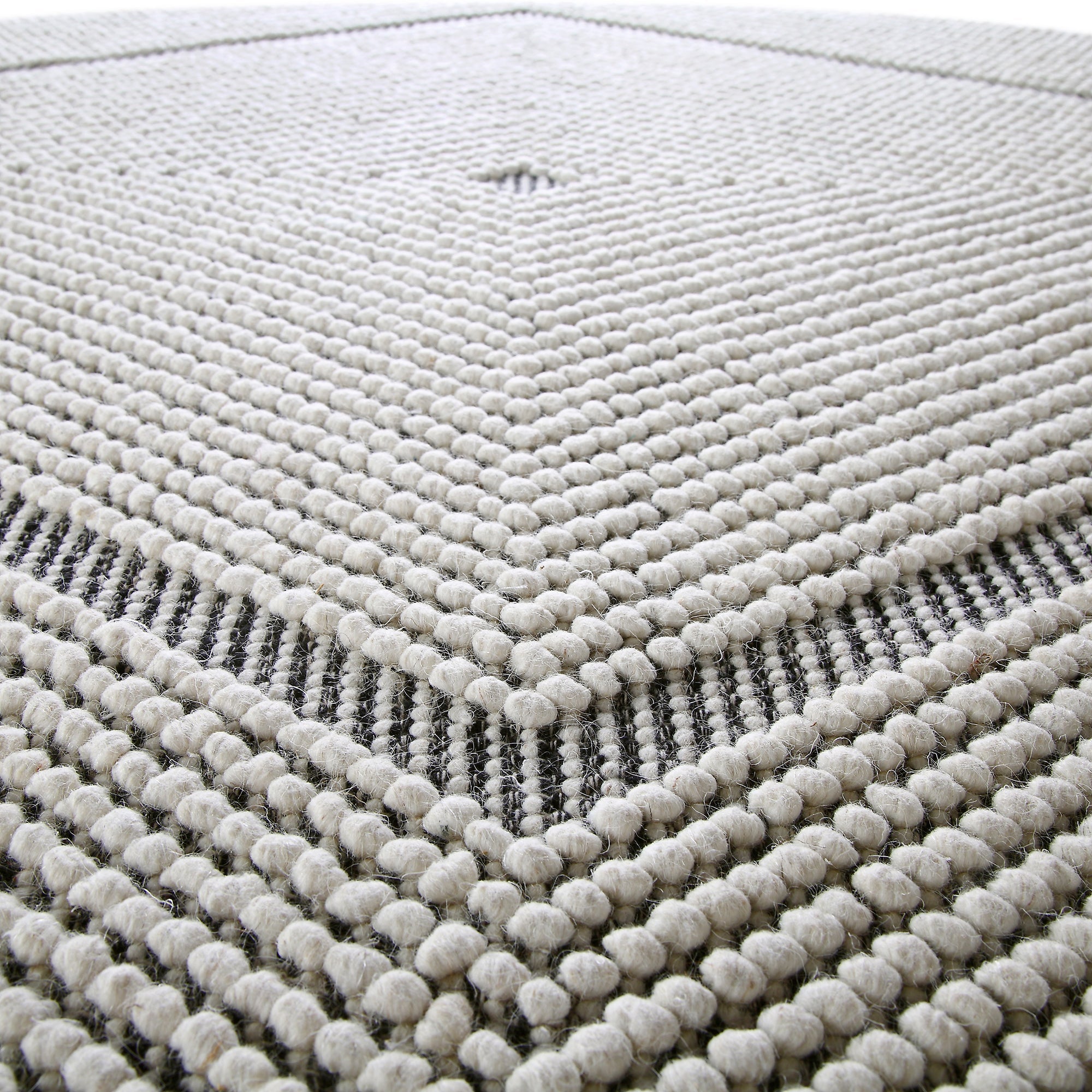 Avanti Handwoven Salt and Pepper Diamond Bobble Wool Round Rug