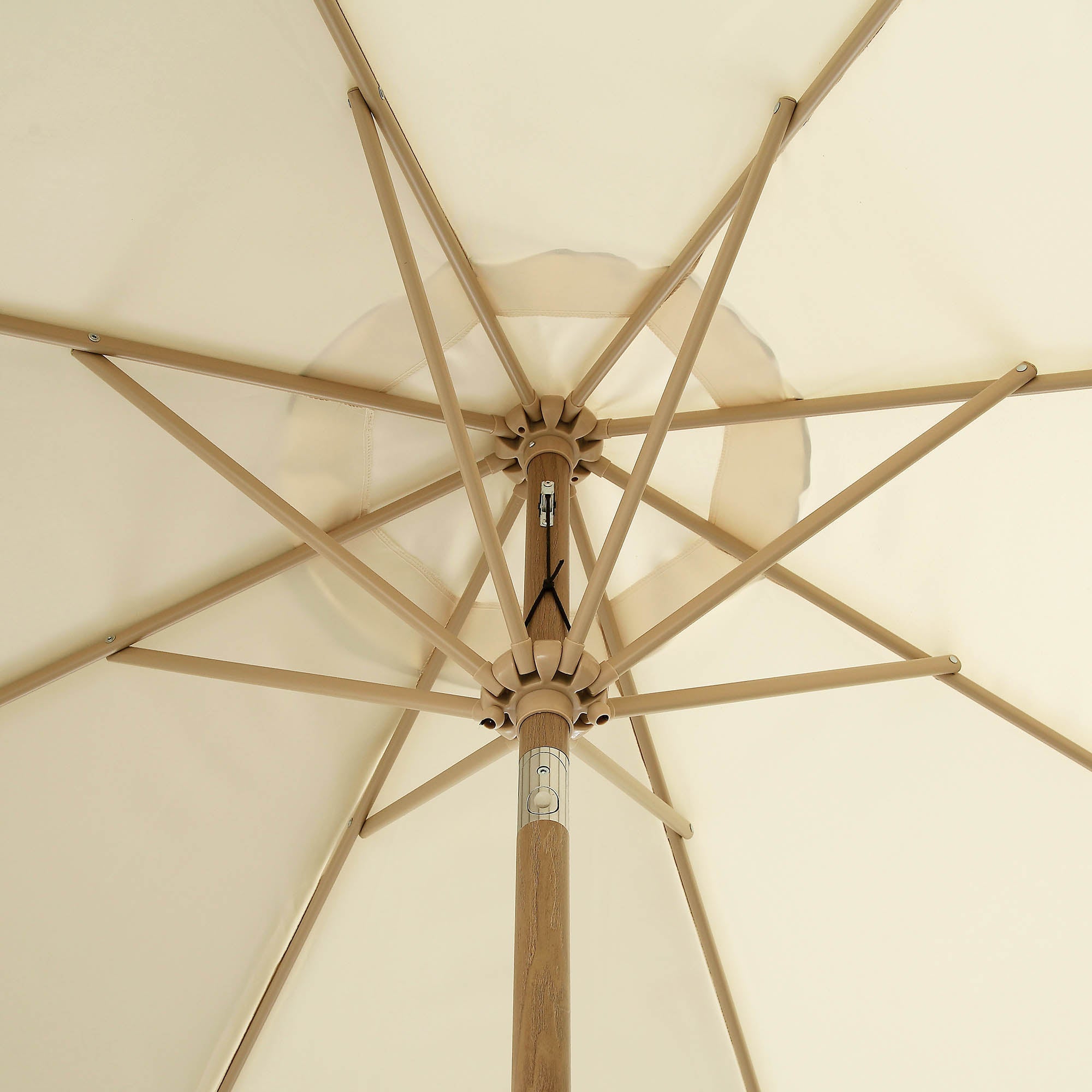 Beige 2.6M Octagonal Crank and Tilt Parasol with Grass Green Scalloped Edge